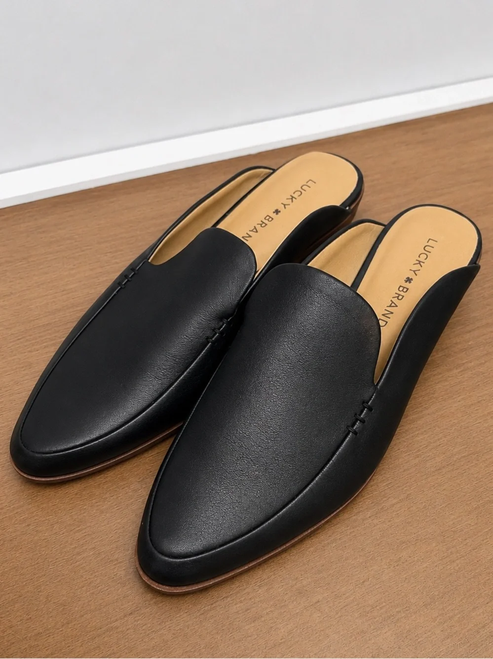 Lucky Brand women’s Black Leather Slip-On Loafers